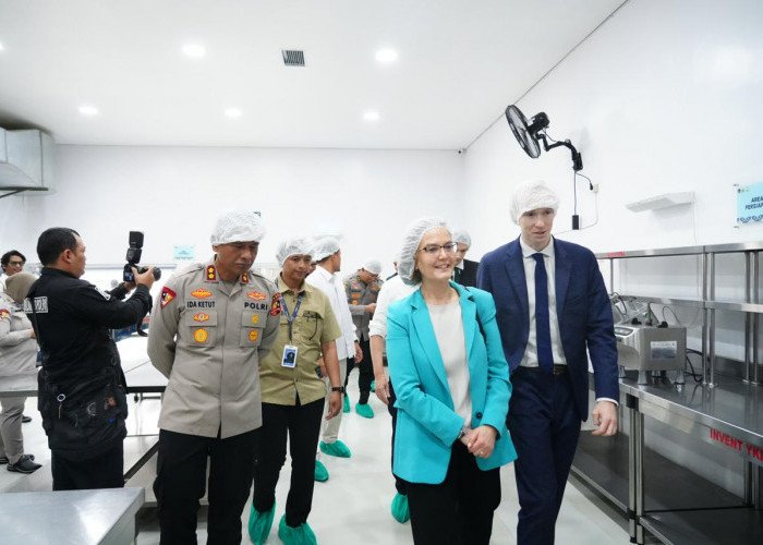 Dapur MBG Polri Jadi Percontohan Global, Delegasi Prancis Tinjau SPPG Pejaten