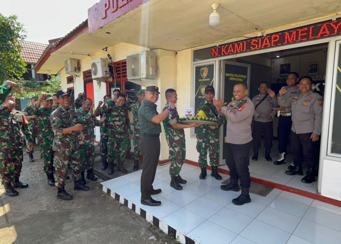 Pererat Sinergitas TNI dan Polri, Danramil Pemulutan Anjangsana ke Polsek dalam Rangka HUT Bhayangkara ke-79