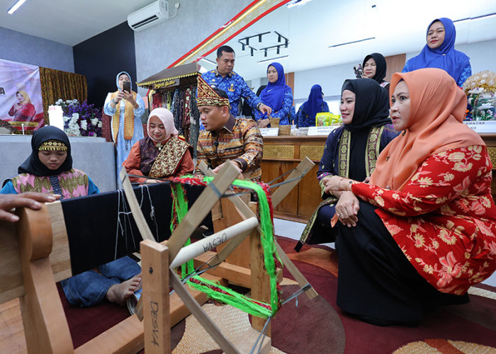 Pj Walikota Palembang Apresiasi Kehadiran Galeri Dekranasda untuk Dukung IKM Kota Palembang