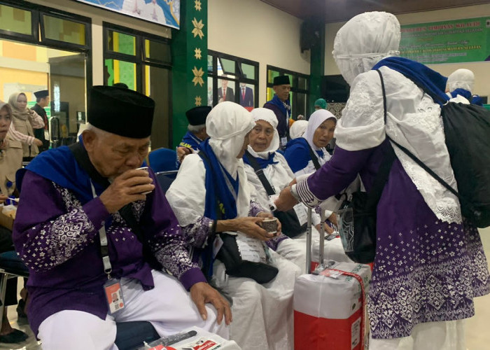Kloter 6 Asal Pagar Alam Tiba di Asrama Haji Palembang, Didominasi Lansia 142 Jemaah