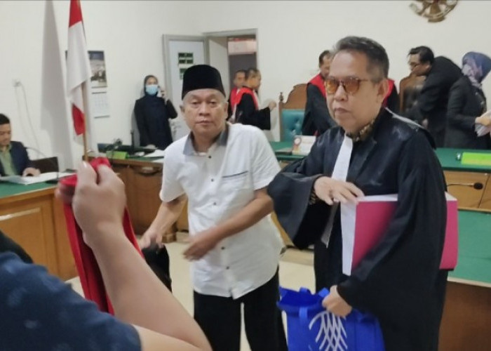 Bangun Kost-Beli 2 Unit Mobil dari Uang Jual Tanah Negara, Kades Kayuara baru Dituntut 6 Tahun Penjara