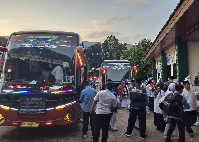 CJH Kloter 2 Berangkat Menuju Madinah, Kloter 3 Asal Kabupaten OKU Timur Tiba di Asrama Haji Palembang 