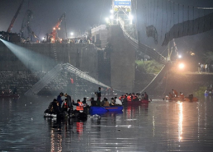 Usai Direnovasi, Jembatan Berusia 100 Tahun Runtuh, 140 Warga Dilaporkan Tewas
