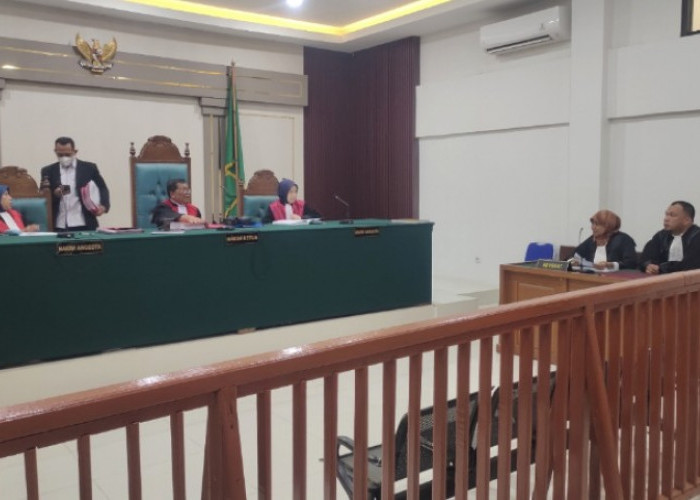 Empat Terdakwa Kasus Aktivasi IMEI iPhone Ilegal Tak Dihadirkan, Sidang di PN Palembang Ditunda