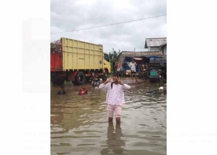 Sungai Meluap, Sudah 4 Hari Pemukiman Nelayan Sungsang Banyuasin Diterpa Banjir Selama 3 Jam