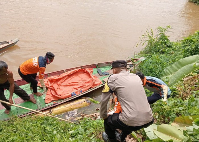 Jasad Bocah Laki-Laki 7 Tahun Ditemukan Mengapung di Aliran Sungai Desa Talang Balai Lama Ogan Ilir