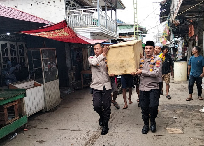 Nelayan Sungsang Meninggal Dunia, Polda Sumsel Salurkan Bantuan Kemanusiaan untuk Keluarga