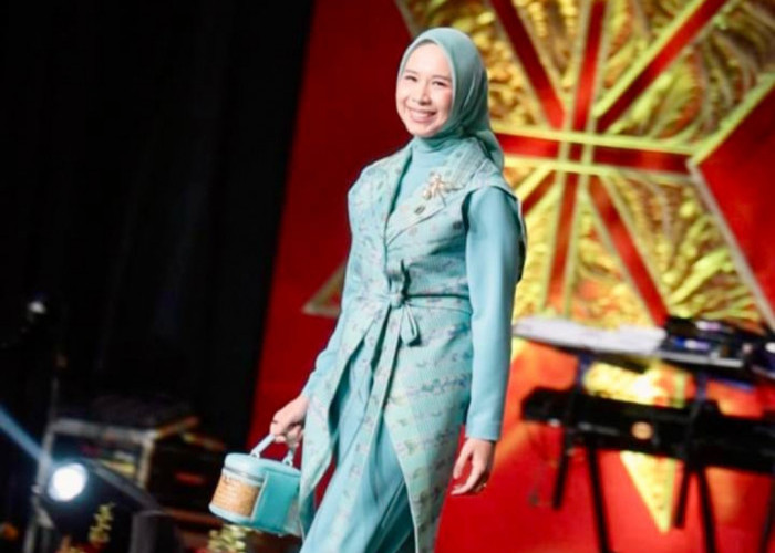 Songket Bidak Cukit Tampil Casual di Panggung Nasional