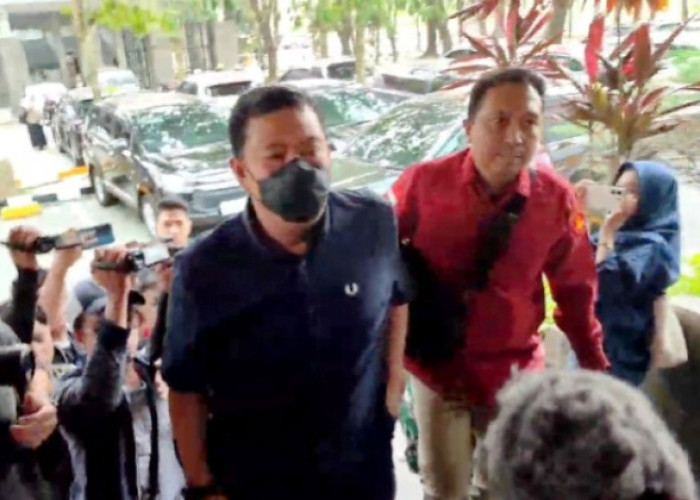 Dikawal Penyidik Kejati Sumsel, Wabup PALI Iwan Tuaji Jalani Pemeriksaan Intensif