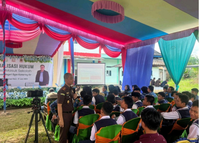 SMP Plus Literasi Kecamatan Pedamaran Timur OKI Dapat Penyuluhan Hukum JMS Kejari