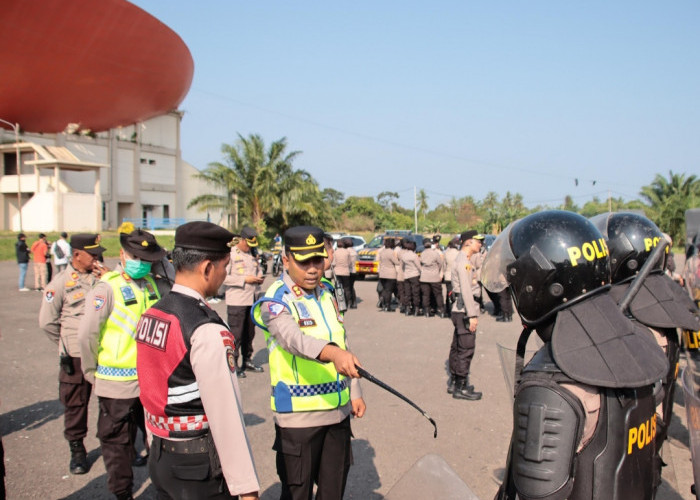 Pengamanan May Day, Kapolres OKI Periksa Personel dan Kendaraan