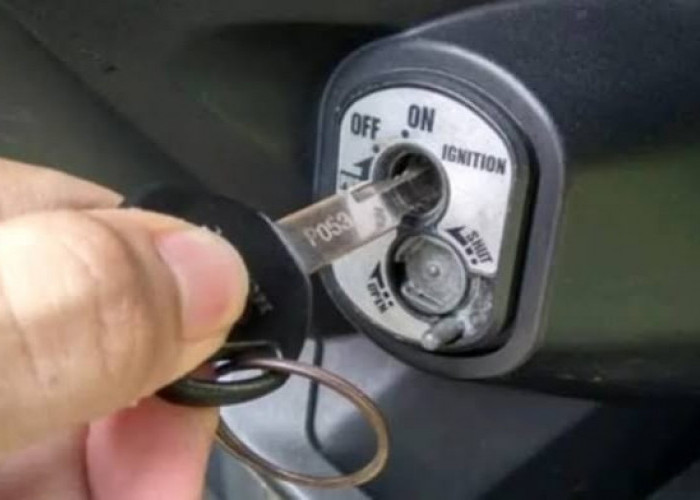 Solusi Darurat! Cara Mengatasi Lubang Kunci Motor Tersumbat Air Hujan, Cukup Pakai Bahan Dapur Ini