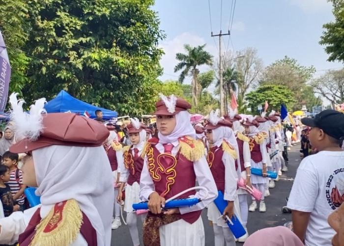 Warga Kayuagung Antusias Saksikan Karnaval Budaya Meriahkan HUT ke-81 Kemerdekaan