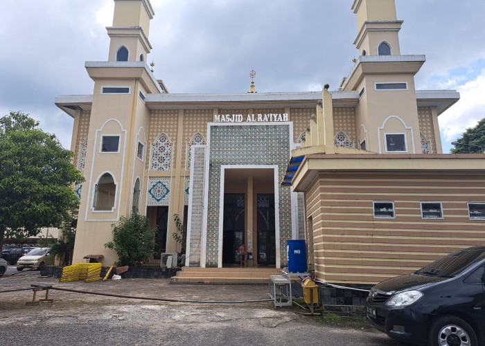 Masjid Al-Ra'iyah Palembang Tarawih 11 Rakaat, Sediakan Kurma dan Air Mineral untuk Berbuka