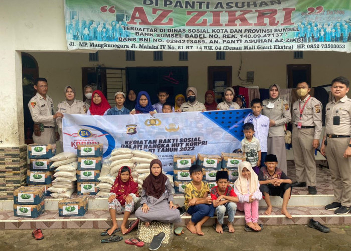 PNS Polda Sumsel Bagikan Ratusan Paket Sembako ke Sejumlah Panti Asuhan di Palembang 