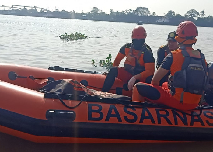 Bocah Laki-Laki yang Tenggelam Setelah Perahu Geteknya Ditabrak Tugboat di Sungai Musi Ditemukan  