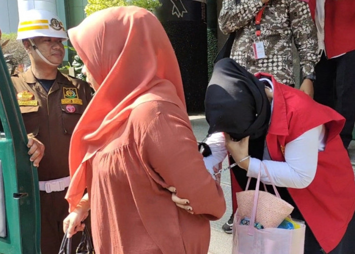 Tersangka Korupsi Jual Aset Sumsel di Yogyakarta Jalani Tahap II, Oknum Notaris 'Petak Umpet' Disorot Media