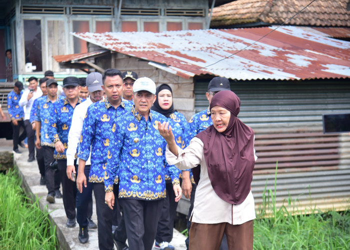 Ditinjau Ratu Dewa, Nurhayati Tempati RTLH Sejak Lahir, Ini Ungkapan Perasaannya 