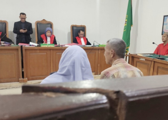 Anak Kandung Aniaya Ayah hingga Patah Lengan di Palembang, Tangis Haru Pecah di Ruang Sidang