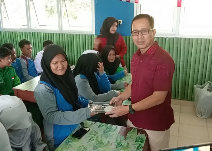 Dukung Program MBG, Lapas Pangkalan Balai Bagikan 700 Paket Makanan Bergizi