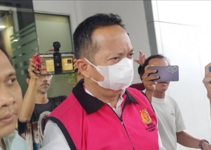 Eks Kadisperkimtan Agus Rizal Resmi Ditahan Sebagai Tersangka Korupsi Dana Hibah 99 Proyek Fiktif