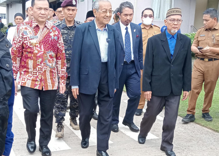 Mantan Perdana Menteri Malaysia Mahathir Mohamad, Jadi Tamu di Mudzakarah Ahlul Halli Wal Aqdi Banyuasin