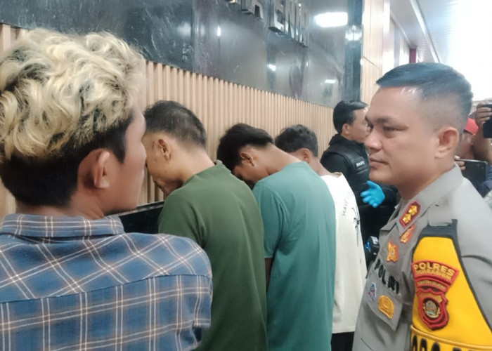 Polres Muara Enim Sukses Grebek 'Kampung Narkoba' di Desa Karang Mulya, 4 Pelaku Ditangkap, 1 Kabur