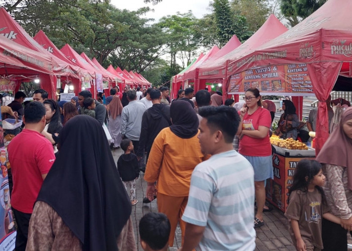 Warga Serbu Pasar Bedug Masjid CGC, Ikuti Peringatan Nuzulul Qur'an Bersama Syaikh Ammar Palestina