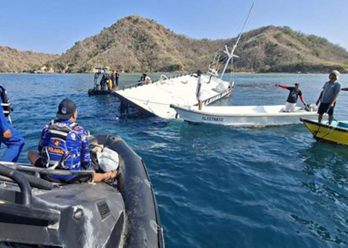 Kapal Pinisi Tenggelam di Labuan Bajo, Bagaimana Nasib Turis?