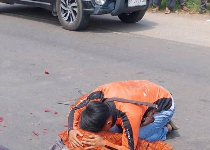 Ambil Jalur Berlawanan di Jalintim Palembang-Betung, Penumpang Honda Revo Tewas Usai Tabrak Truk