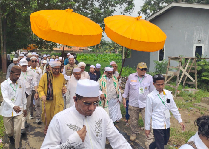 Rute Hari Kedua Hujan, Haul dan Ziarah Kubro Palembang di Kompleks Pemakaman Ini Dipadati Ribuan Peziarah