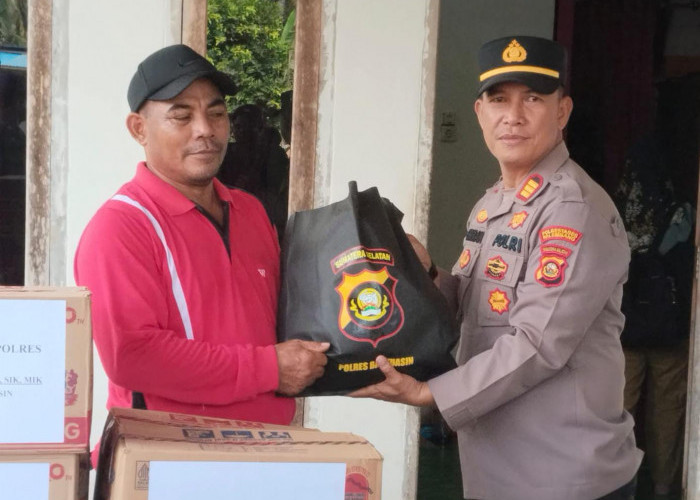 Polres Banyuasin Peduli Korban Bencana Angin Puting Beliung Muara Sugihan