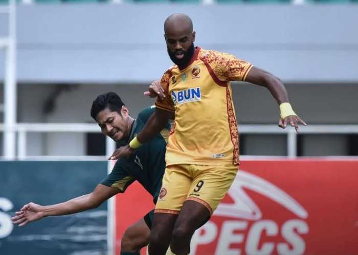 Permainan Keras Warnai Hasil Imbang Persikabo Vs Sriwijaya FC, Coach Hendri Susilo Terima Kartu Kuning 