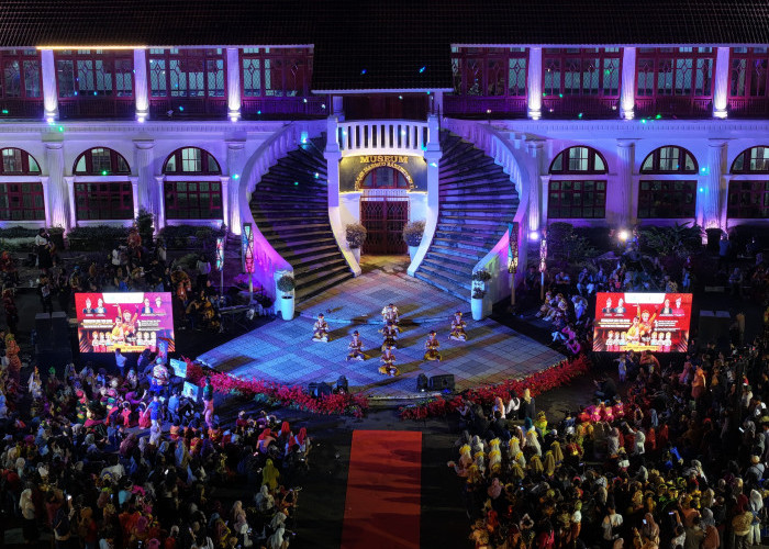 Dari Tepian Musi ke Panggung Dunia, Ribuan Penari Satapa Guncang Palembang