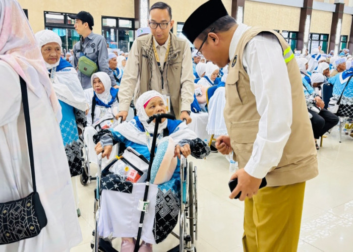 Kemenhaj Tegaskan Larangan Bawa Zamzam di Koper, 12 Kloter telah Diberangkatkan ke Tanah Air