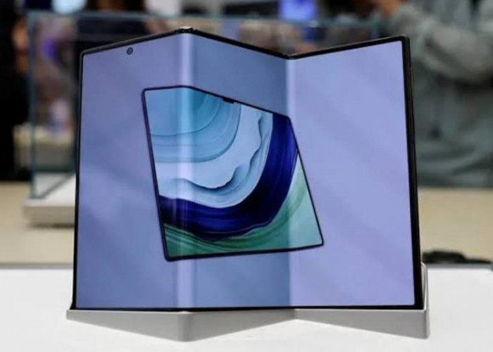 Spesifikasi Ponsel Lipat Tiga Huawei Mate XT 2 Bawa Performa Tinggi Ditenagai Chipset Kirin 9020