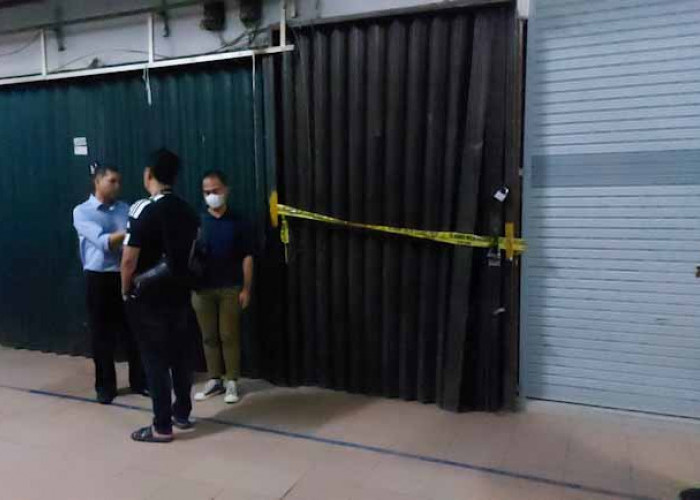 BREAKING NEWS: Lift Barang di Pasaraya Bandung Palembang Jatuh, 2 Orang Karyawan Dikabarkan Menjadi Korban