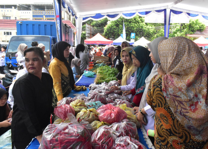 Pemkab OKI Gelar Pasar Murah dan Layanan Publik Serentak, Tindaklanjuti Arahan Bupati Muchendi