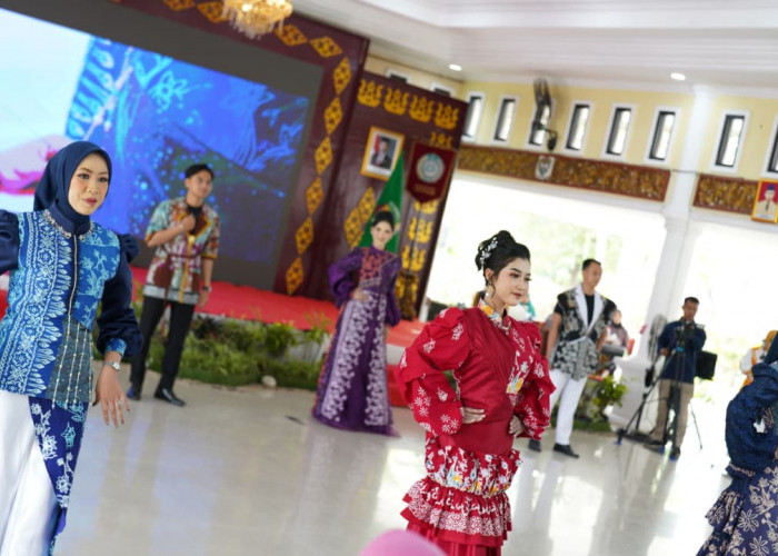  Batik Petule Asal Muara Enim, dari Meja Makan Menjelma Fashion Elegan 