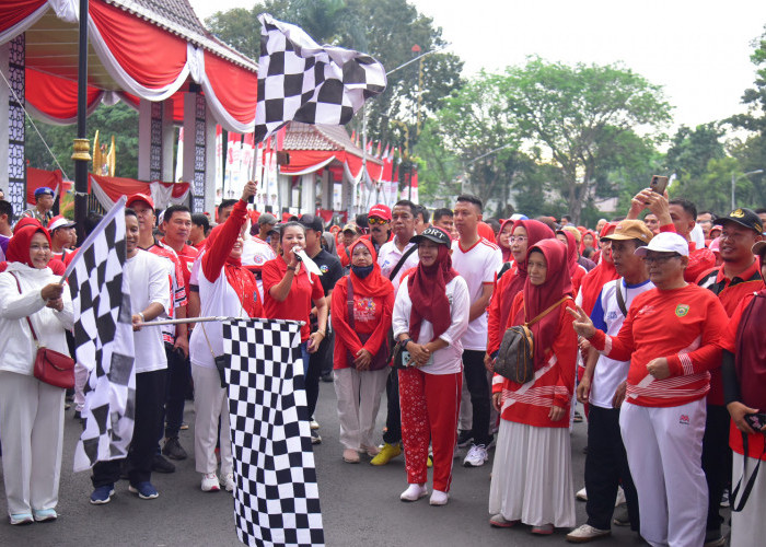 Semarak Lomba Jalan Sehat dan Senam Bersama dalam Rangka Memperingati Hari Ulang Tahun RI ke-80