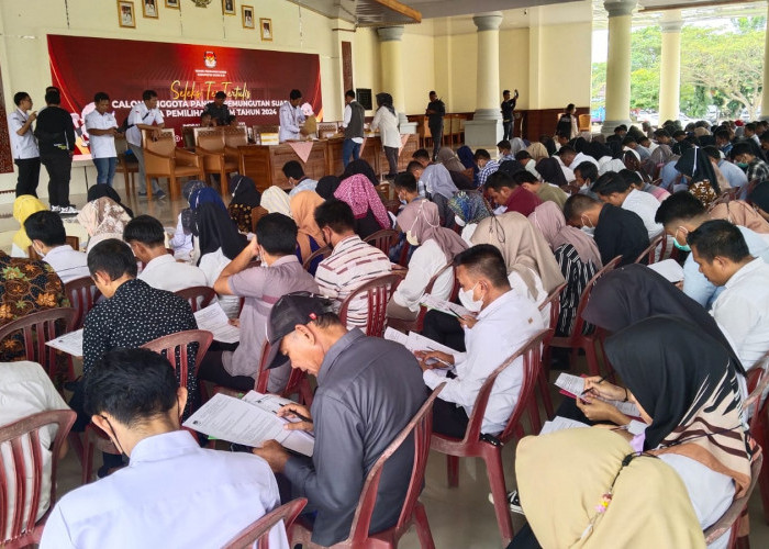 2.434 Calon Anggota PPS Se-Kabupaten Ogan Ilir Ikuti Tes Tertulis di 6 Titik
