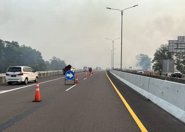 Tol Palindra Dikepung Asap Karhutla dan Ganggu Jarak Pandang, Pengendara Diimbau Kurangi Kecepatan
