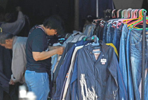 Sesuai Permendag, Baju Impor Bekas Harusnya Dimusnahkan