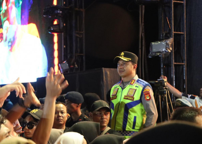 Polres Ogan Ilir & Unsur Pengamanan Terpadu Sukses Amankan Konser Grup Band Tipe-X di KPT Tanjung Senai