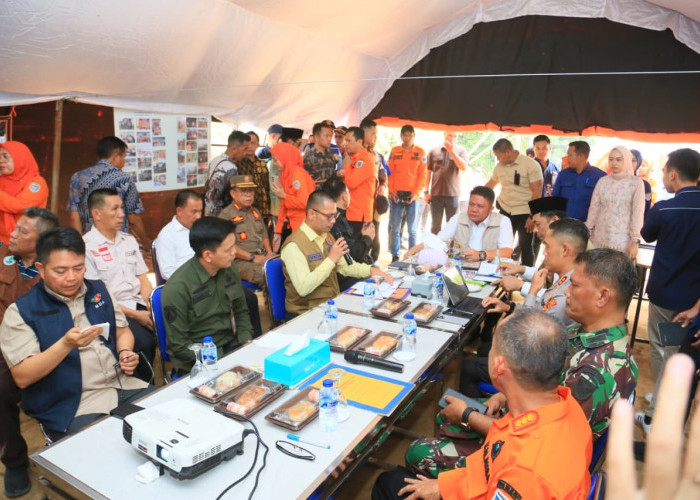  Tinjau Posko Karhutla di OKU Selatan, Herman Deru Minta Satgas Siaga Penuh Ancaman Kekeringan