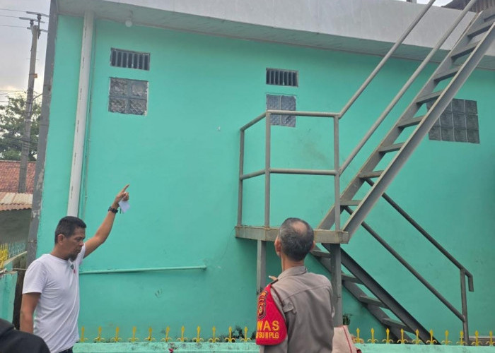 Bocah Laki-laki Jatuh Dari Lantai 2 Masjid di Jalan KH Azhari 14 Ulu, Kondisinya Bikin Warga Histeris  