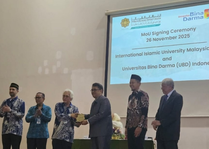 Universitas Bina Darma Perluas Kerja Sama Global Lewat MoU dengan IIUM di Kuala Lumpur