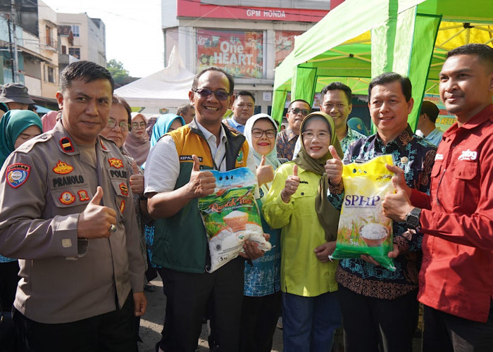 Masyarakat Serbu GPM dan OPM di Terminal Pasar Mambo II Kecamatan  Muara Enim