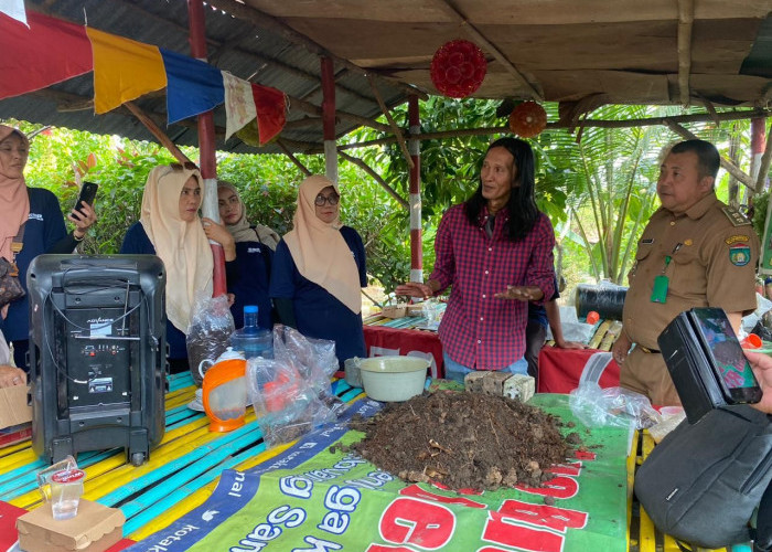 Mengolah Tanah Sebelum Bertanam, PT Pertamina EP Limau Field Berdayakan Kelompok Tani Wanita