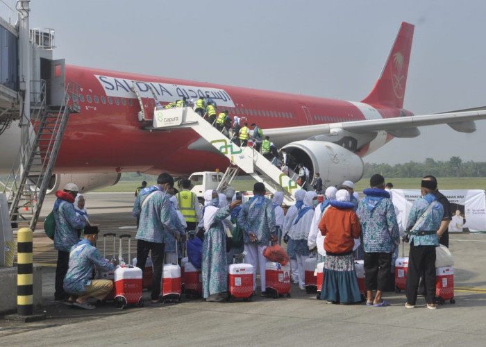 Saudi Airlines Angkut Haji Embarkasi Palembang 2023 Dominasi Lansia, Rahasia Kakek Umur 105 Tahun Siap Haji?